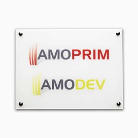 Plaque d'entreprise : impression couleur sur plaque plexiglas
