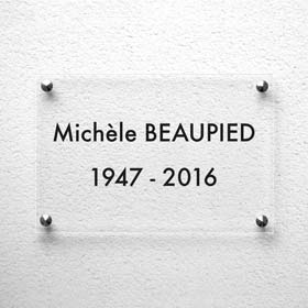 Plaque funeraire plexiglas transparent, lettres noires